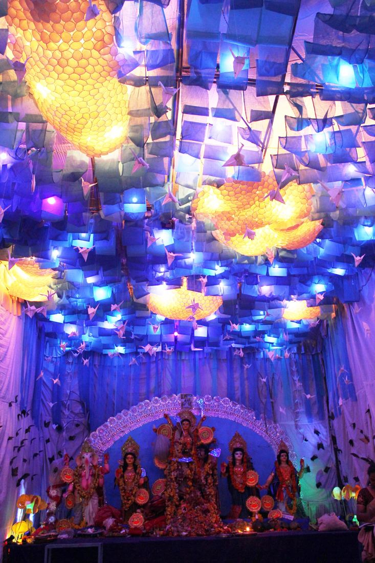 Pandal ceiling and idol, Sanskritik Bengali Association
