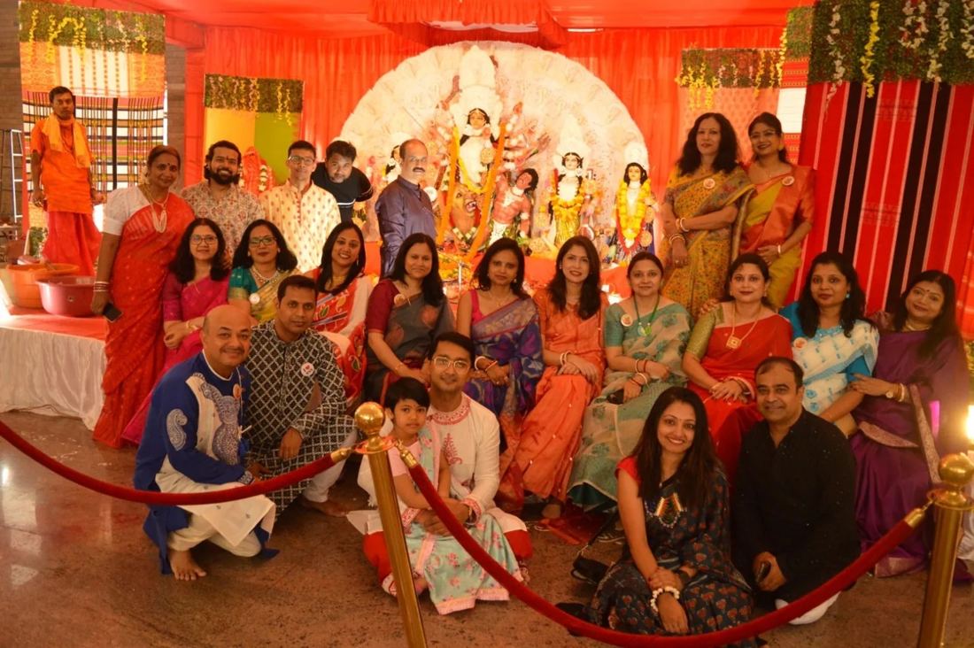 Group at the pandal, Bengaluru Sreehatta Sammelani